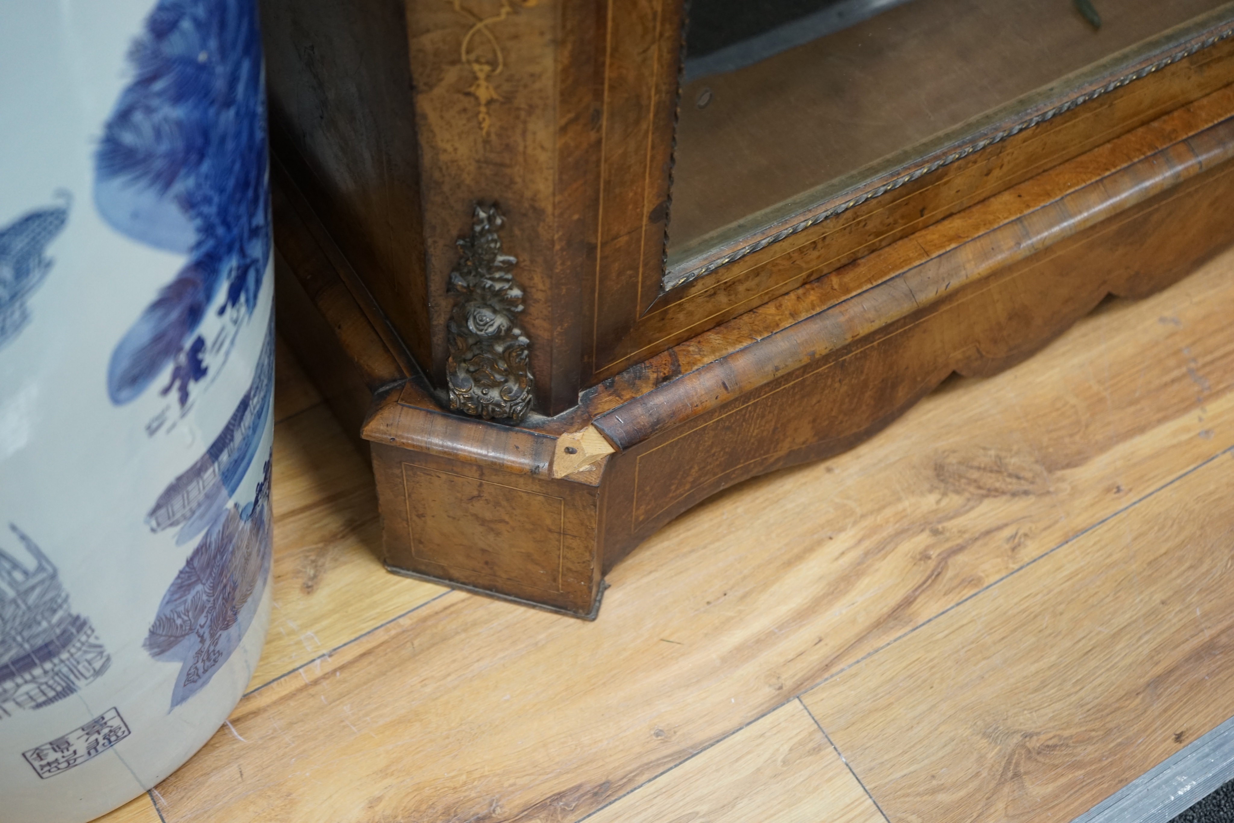 A George III mahogany enclosed washstand, width 64cm, depth 53cm, height 87cm